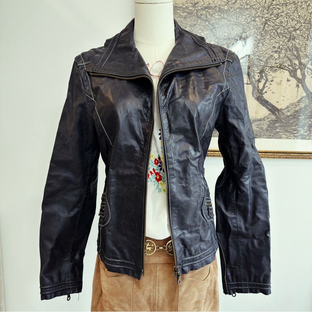 ✨ VINTAGE 1990s leather jacket